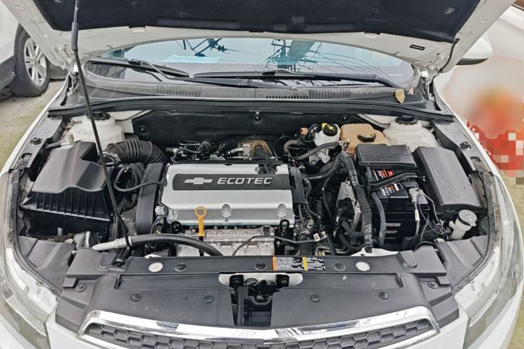 Used Chevrolet Cruze 2015 Hatchback 1.6L Automatic Comfort Edition Engine Bay