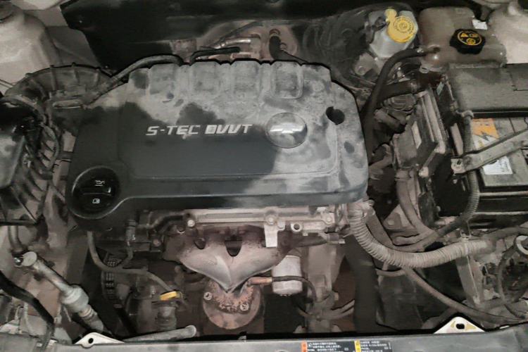 Used Chevrolet Cruze 2015 1.5L Classic SL MT Engine Bay