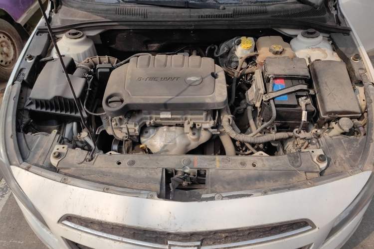 Used Chevrolet Cruze 2015 1.5L Classic SE MT Engine Bay