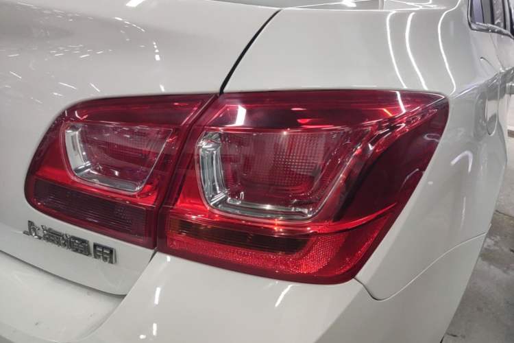 Used Chevrolet Cruze 2015 1.5L Classic SE MT Exterior 1