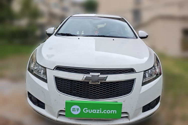 Used Chevrolet Cruze 2015 Hatchback 1.6L Automatic Comfort Edition Exterior 1