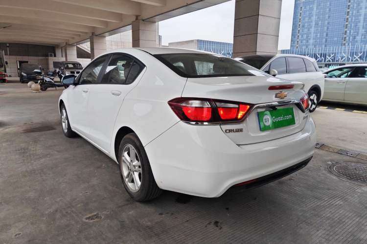 Used Chevrolet Cruze 2015 1.5L Manual Fashion Edition Exterior 2
