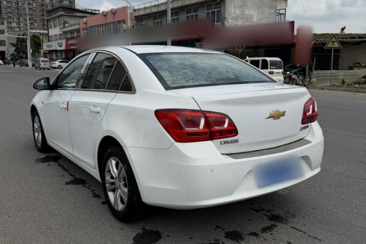 Used Chevrolet Cruze 2015 1.5L Classic SE MT Exterior 2