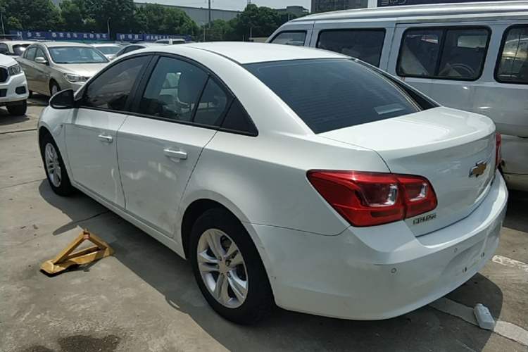 Used Chevrolet Cruze 2015 1.5L Classic SE AT Exterior 2