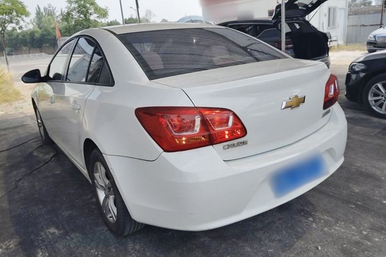 Used Chevrolet Cruze 2015 1.5L Classic SE MT Exterior 2