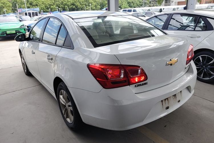 Used Chevrolet Cruze 2015 1.5L Classic SE MT Exterior 2