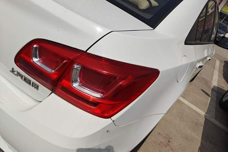 Used Chevrolet Cruze 2015 1.5L Classic SL MT Exterior 3