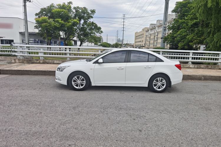 Used Chevrolet Cruze 2015 1.5L Classic SE AT Exterior 3