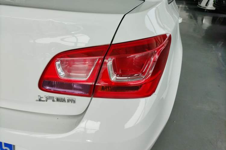 Used Chevrolet Cruze 2015 1.5L Classic SL MT Exterior 3