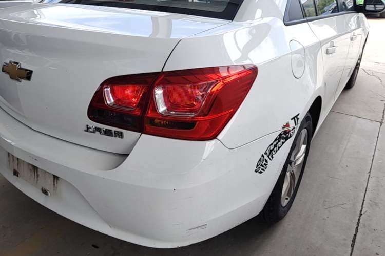 Used Chevrolet Cruze 2015 1.5L Classic SE MT Exterior 3