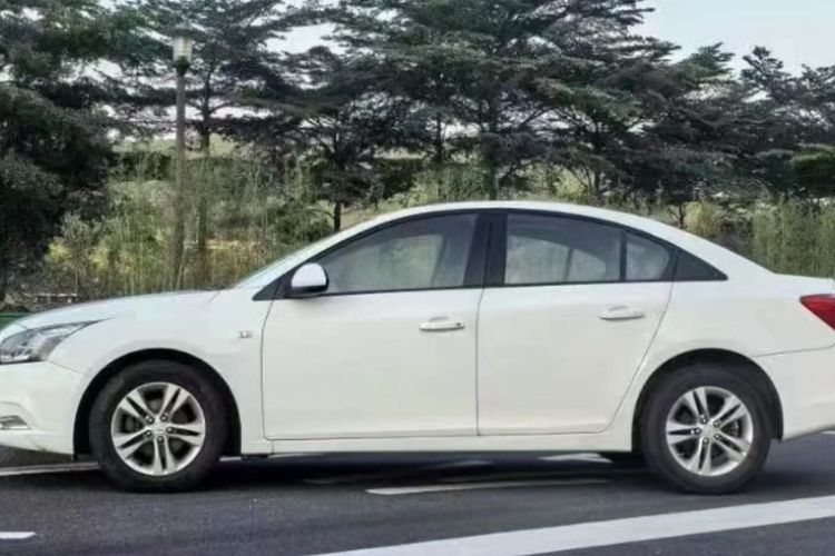 Used Chevrolet Cruze 2015 1.5L Classic SE AT Exterior 3