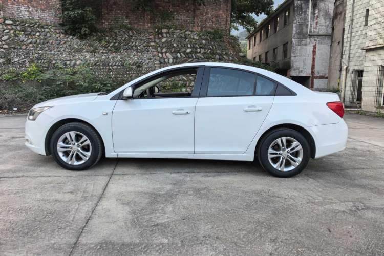 Used Chevrolet Cruze 2015 1.5L Classic SE AT Exterior 3