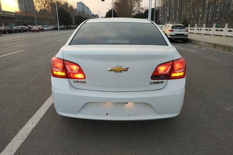 Used Chevrolet Cruze 2015 1.5L Classic SL MT Exterior 4