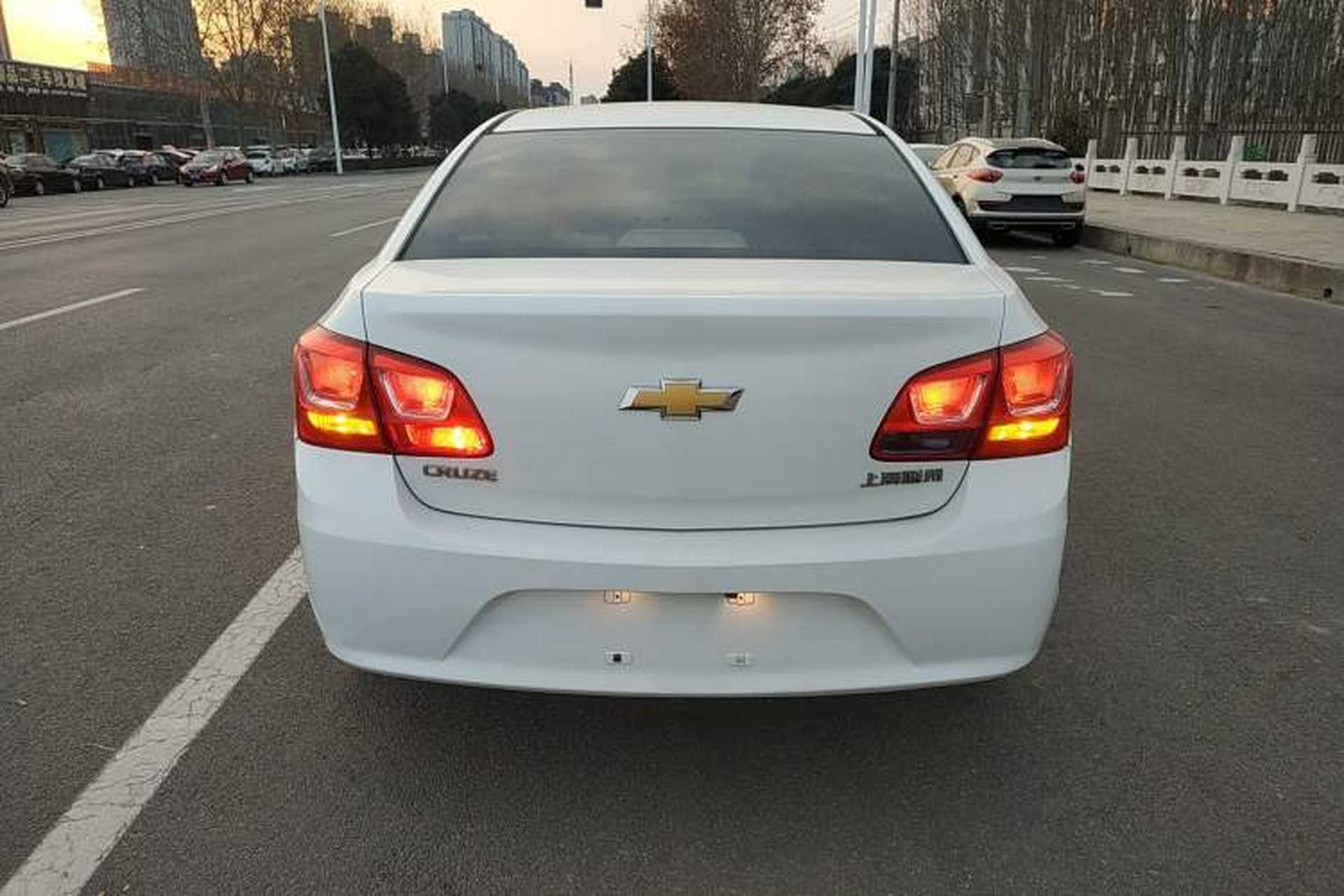 Used Chevrolet Cruze 2015 1.5L Classic SL MT Exterior 4