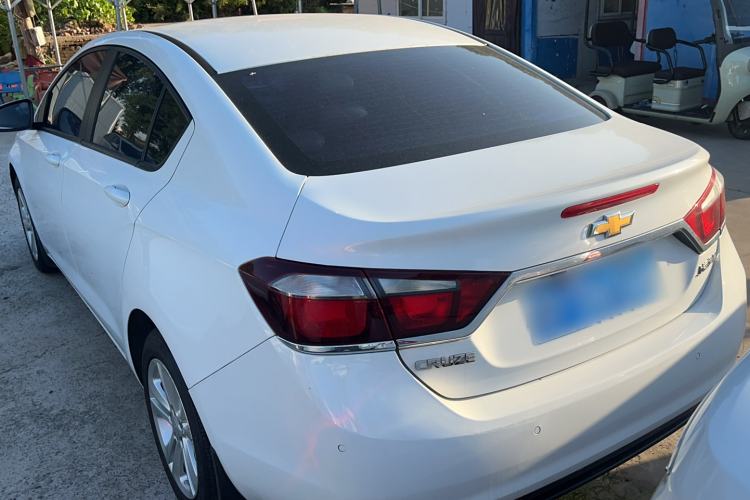 Used Chevrolet Cruze 2015 1.5L Automatic Luxury Edition Exterior 4