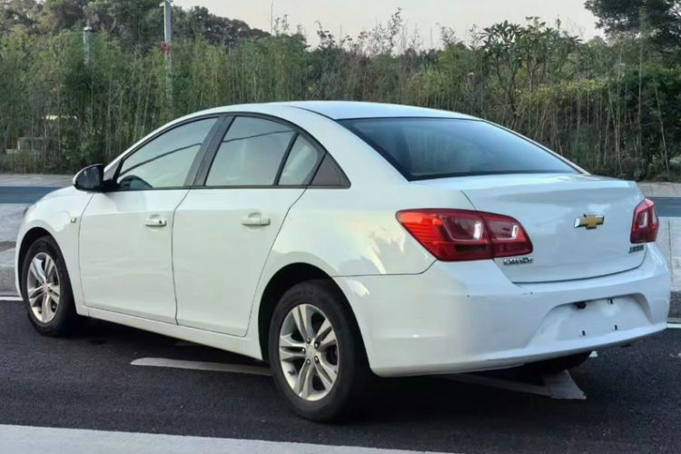 Used Chevrolet Cruze 2015 1.5L Classic SE AT Exterior 5