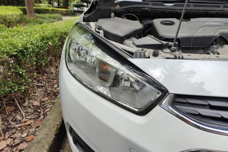 Used Chevrolet Cruze 2015 1.5L Automatic Luxury Edition Exterior 6