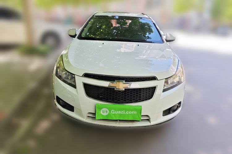 Used Chevrolet Cruze 2015 Hatchback 1.6L Manual Comfort Edition Front