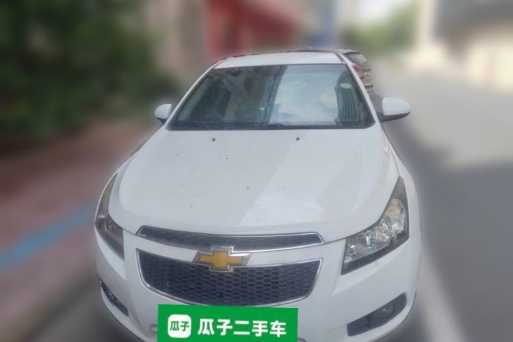Used Chevrolet Cruze 2015 Hatchback 1.6L Automatic Comfort Edition Front