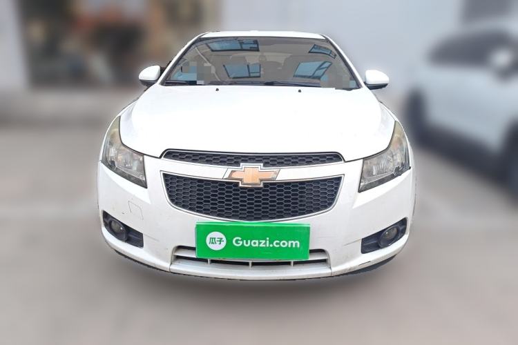 Used Chevrolet Cruze 2015 Hatchback 1.6L Manual Comfort Edition Front