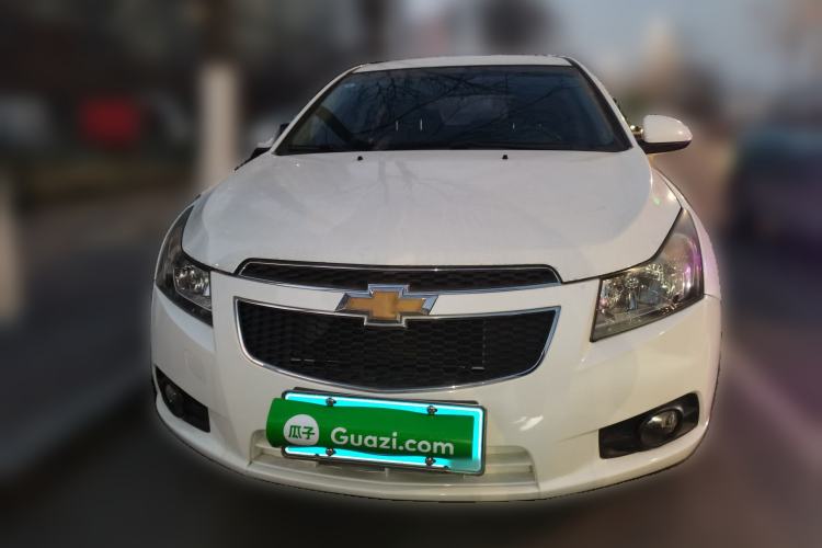 Used Chevrolet Cruze 2015 Hatchback 1.6L Manual Comfort Edition Front