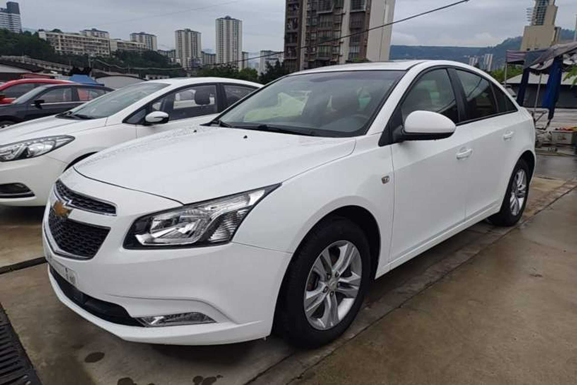 Used Chevrolet Cruze 2015 1.5L Classic SE AT Front Left 45 Deg