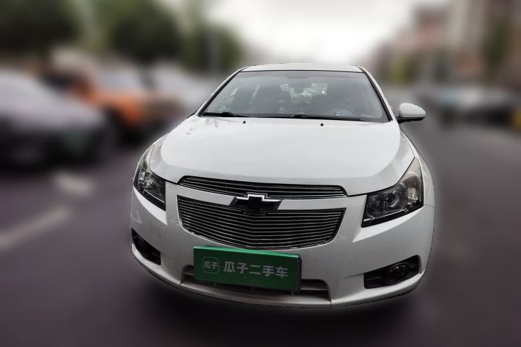 Used Chevrolet Cruze 2015 Hatchback 1.6L Automatic Comfort Edition Front