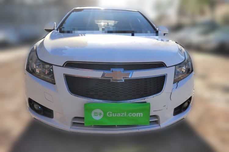 Used Chevrolet Cruze 2015 Hatchback 1.6L Automatic Comfort Edition Front