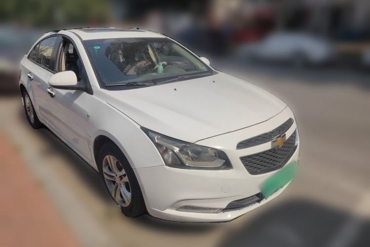 Used Chevrolet Cruze 2015 1.5L Classic SE MT Front Right 45 Deg