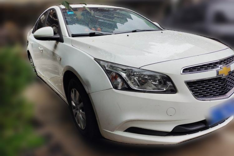 Used Chevrolet Cruze 2015 1.5L Classic SL MT Front Right 45 Deg
