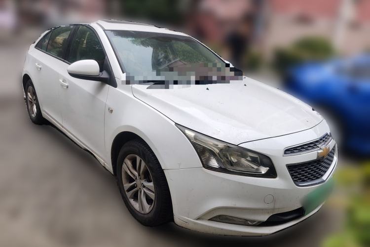 Used Chevrolet Cruze 2015 1.5L Classic SE MT Front Right 45 Deg