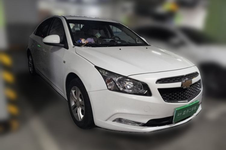 Used Chevrolet Cruze 2015 1.5L Classic SE AT Front Right 45 Deg