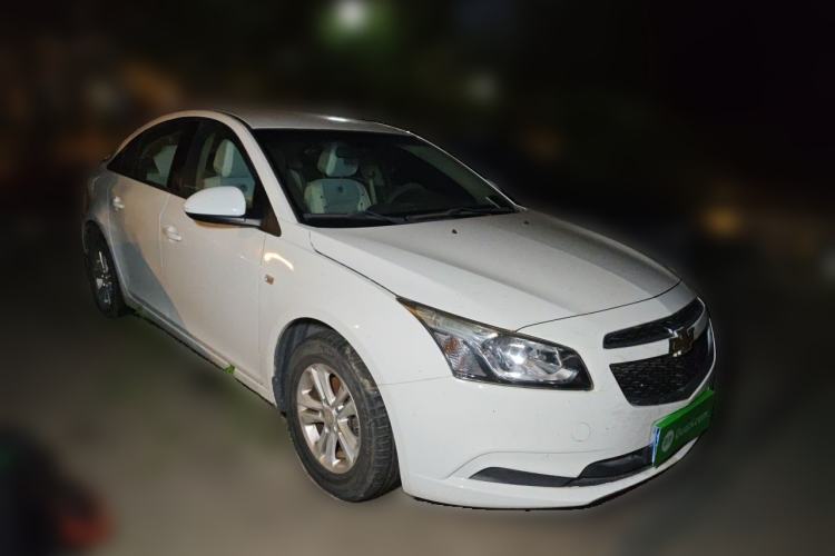 Used Chevrolet Cruze 2015 1.5L Classic SL MT Front Right 45 Deg