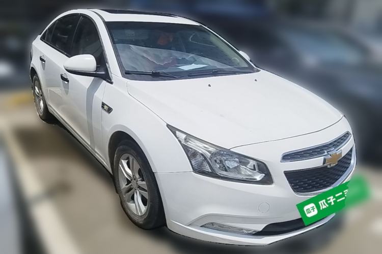Used Chevrolet Cruze 2015 1.5L Classic SE MT Front Right 45 Deg