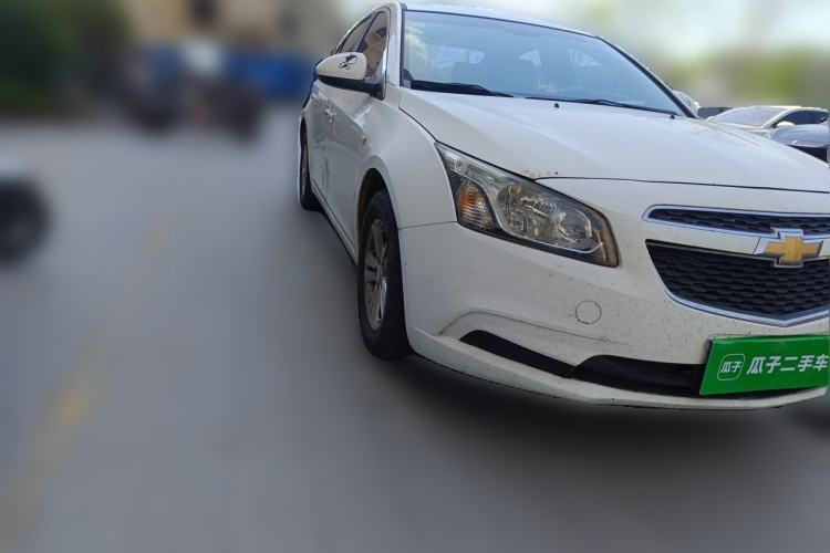 Used Chevrolet Cruze 2015 1.5L Classic SL MT Front Right 45 Deg