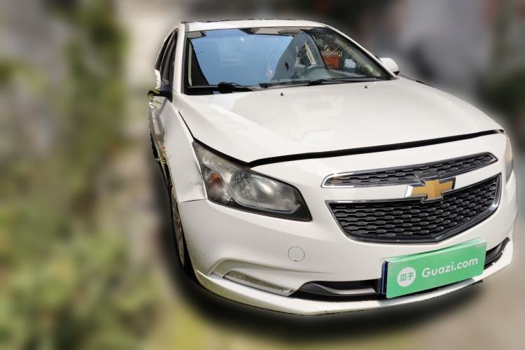 Used Chevrolet Cruze 2015 1.5L Classic SE MT Front Right 45 Deg