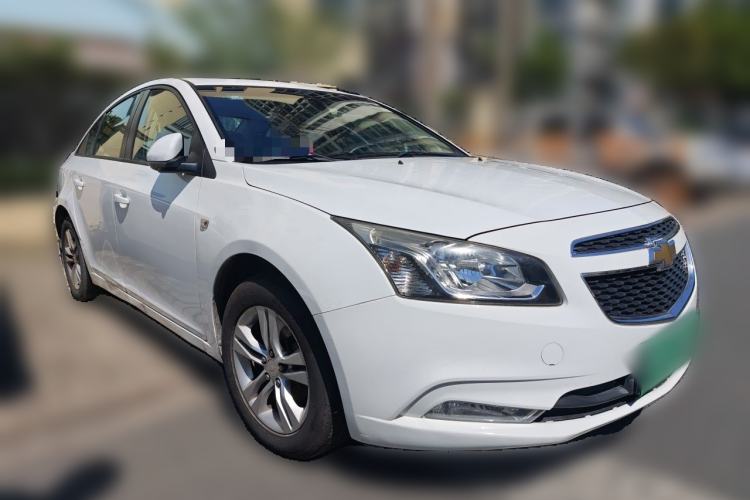 Used Chevrolet Cruze 2015 1.5L Classic SE AT Front Right 45 Deg