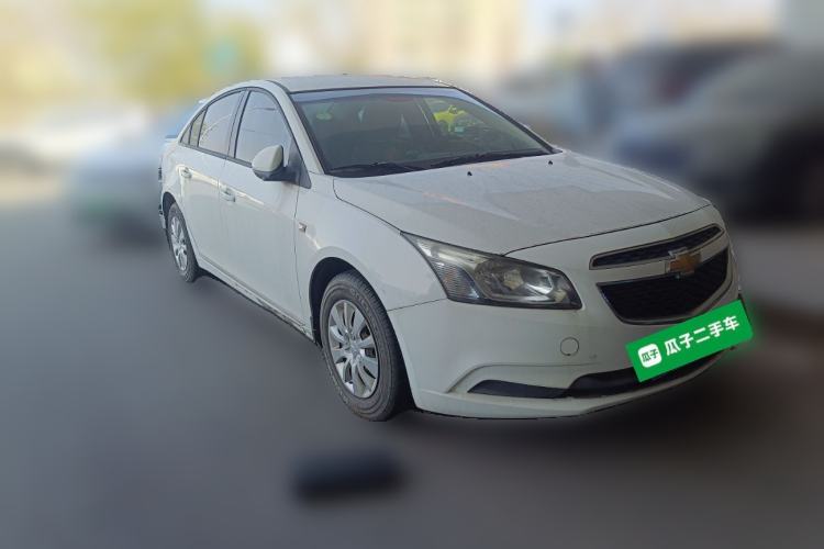 Used Chevrolet Cruze 2015 1.5L Classic SL MT Front Right 45 Deg