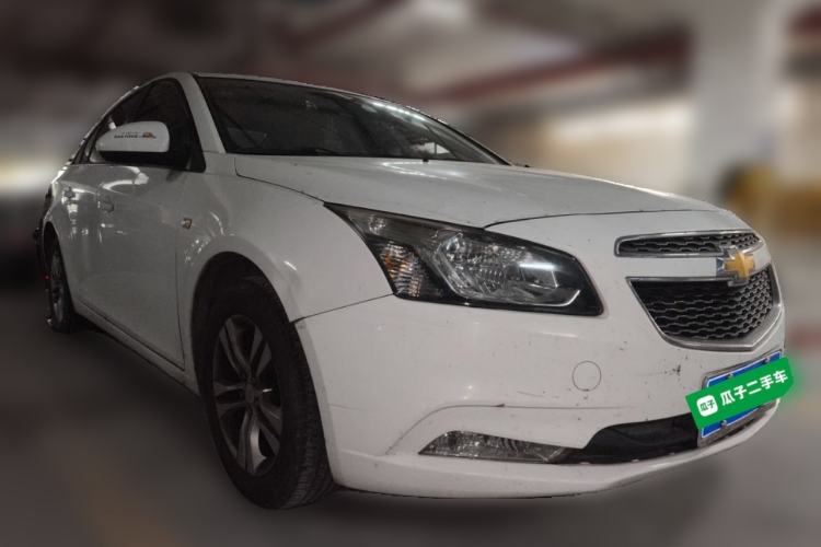 Used Chevrolet Cruze 2015 1.5L Classic SE MT Front Right 45 Deg