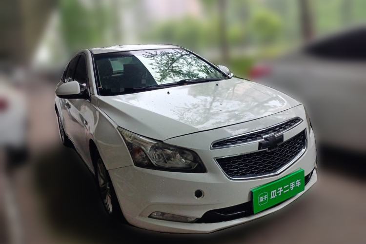 Used Chevrolet Cruze 2015 1.5L Classic SE MT Front Right 45 Deg