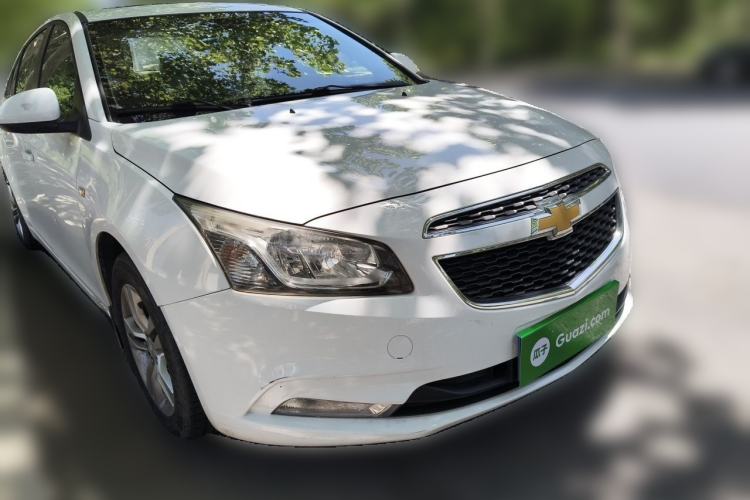 Used Chevrolet Cruze 2015 1.5L Classic SE MT Front Right 45 Deg
