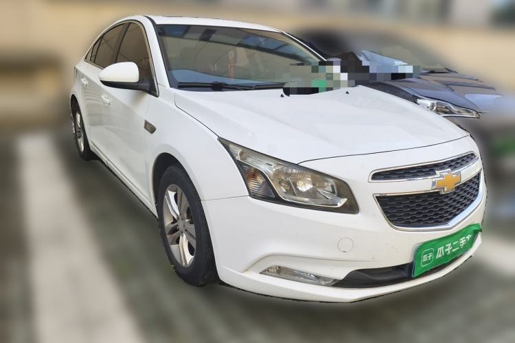 Used Chevrolet Cruze 2015 1.5L Classic SE MT Front Right 45 Deg