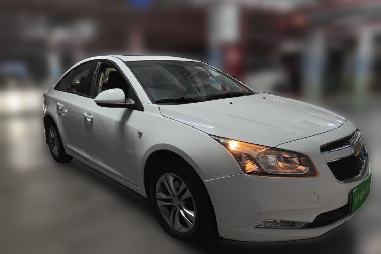 Used Chevrolet Cruze 2015 1.5L Classic SE AT Front Right 45 Deg