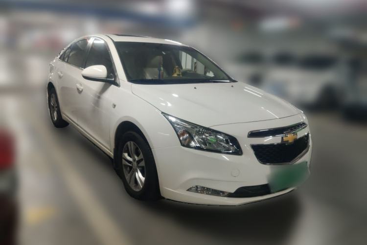 Used Chevrolet Cruze 2015 1.5L Classic SE AT Front Right 45 Deg
