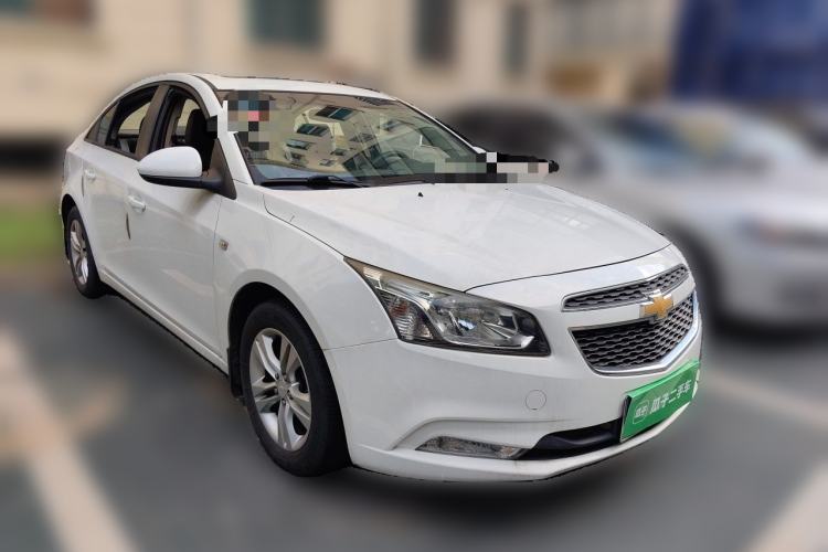 Used Chevrolet Cruze 2015 1.5L Classic SE MT Front Right 45 Deg