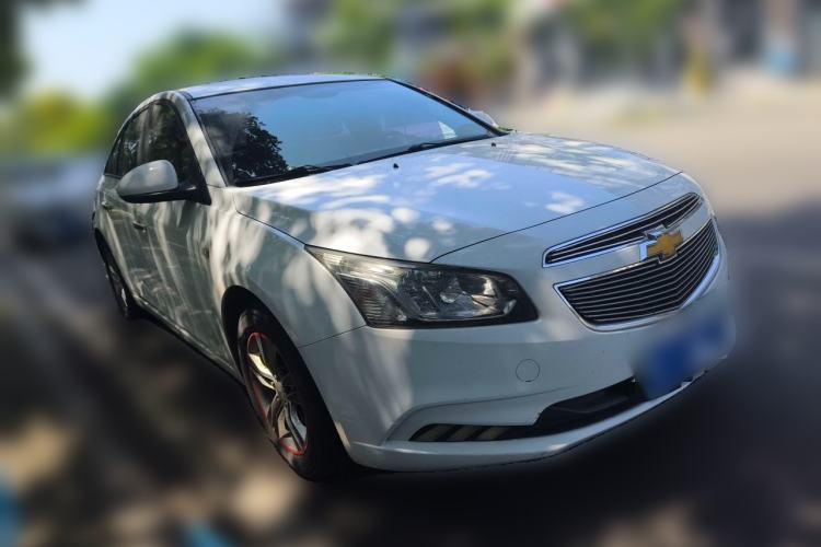 Used Chevrolet Cruze 2015 1.5L Classic SE MT Front Right 45 Deg