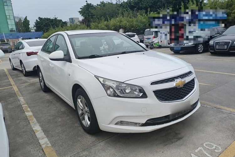 Used Chevrolet Cruze 2015 1.5L Classic SE MT Front Right 45 Deg