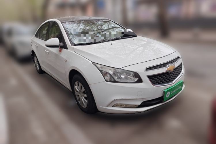 Used Chevrolet Cruze 2015 1.5L Classic SL MT Front Right 45 Deg