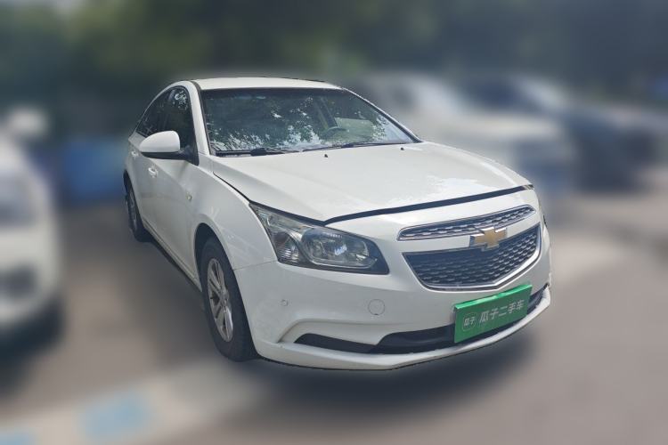 Used Chevrolet Cruze 2015 1.5L Classic SE MT Front Right 45 Deg