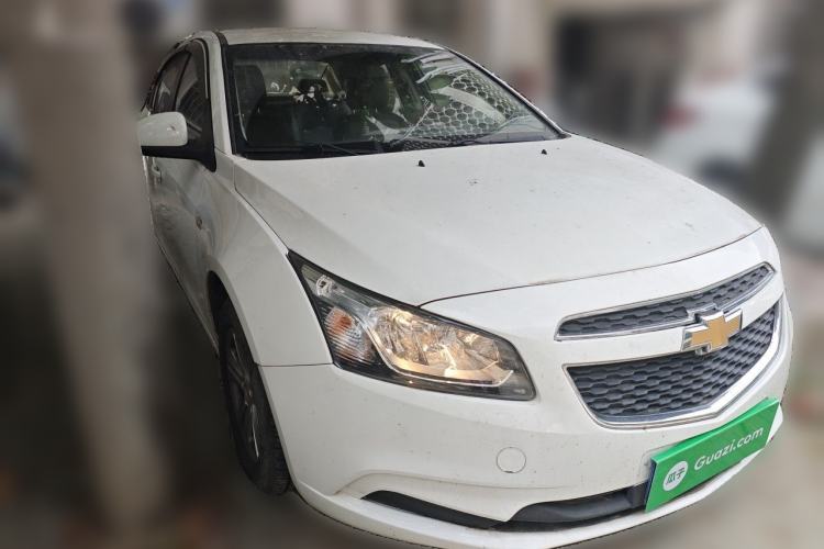 Used Chevrolet Cruze 2015 1.5L Classic SL MT Front Right 45 Deg